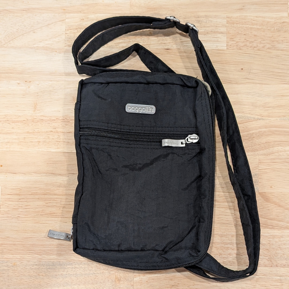 Baggallini Black Lightweight Mini Crossbody/Belt Bag Purse Adjustable 55" Strap